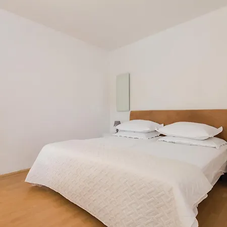 1 Bedroom Gorgeous In *