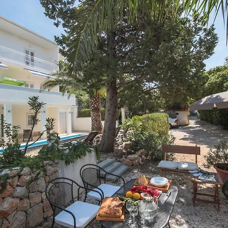 1 Bedroom Gorgeous In